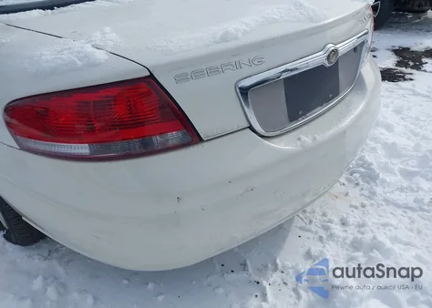 2004 Chrysler Sebring Lxi z USA, uszkodzony, nr VIN 1C3EL55R04N218485